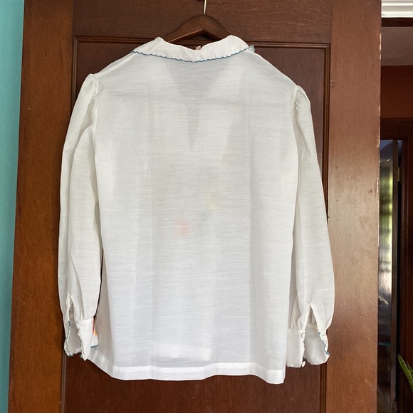 Vintage Floral Embroidered Blouse - Picture 6 of 7